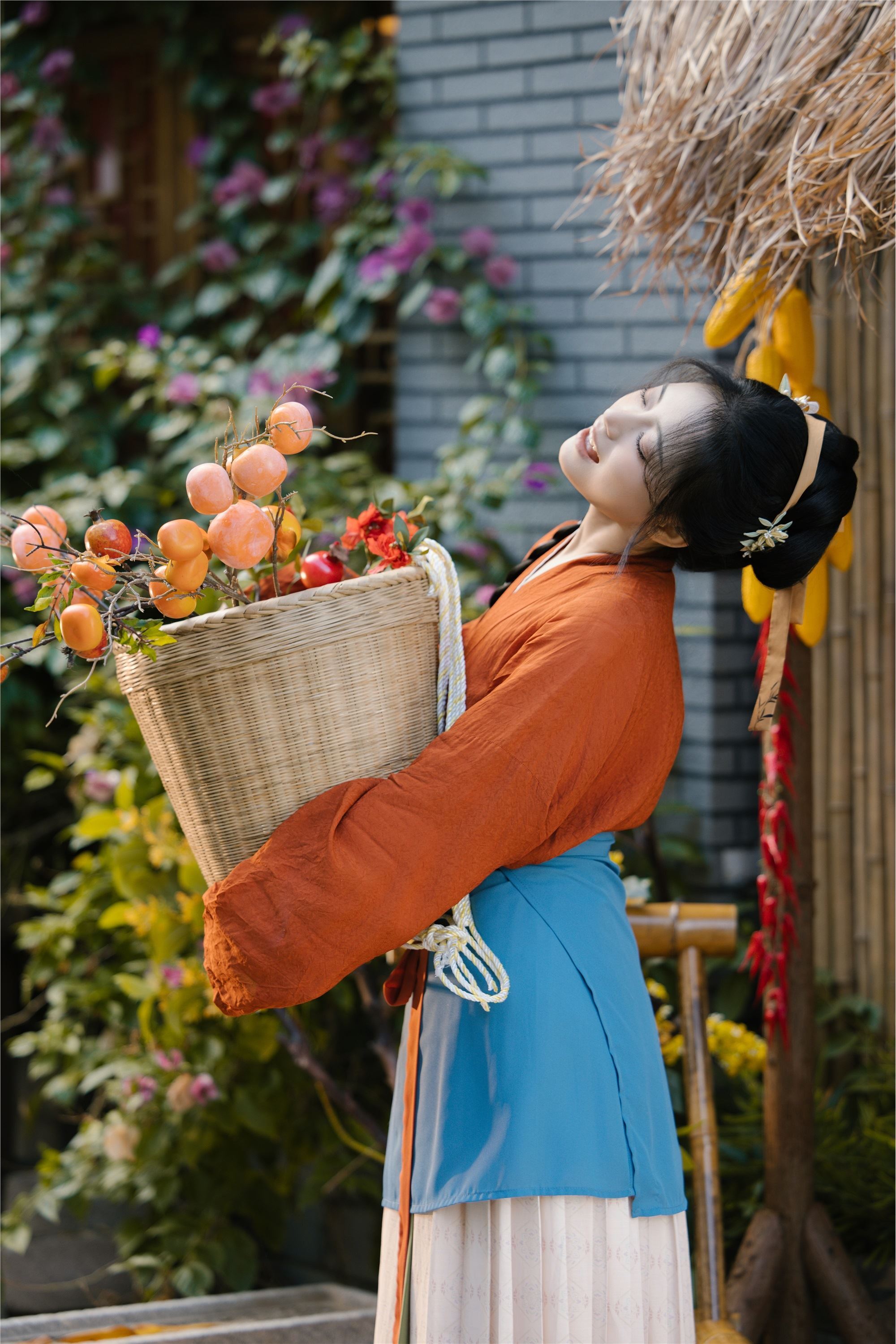 YITUYU艺图语 2025.01.18 晒秋 衔鹿